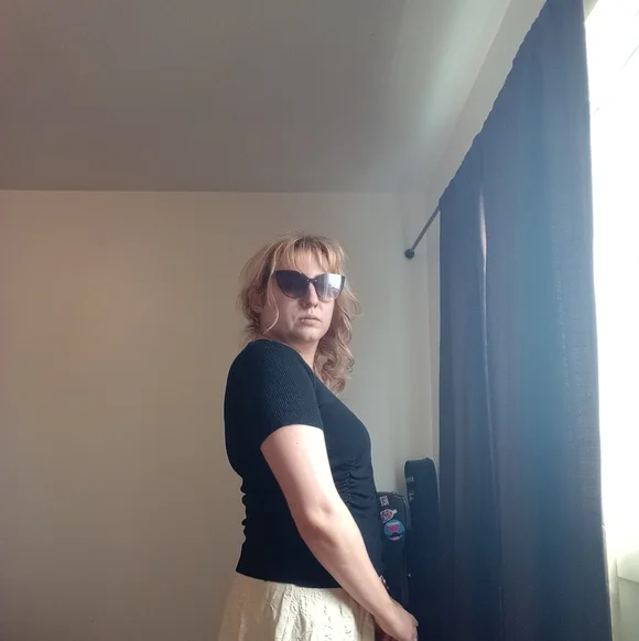 RW&CO. Black Ribbed V-Neck Button-Up Top - Picture 2 of 7